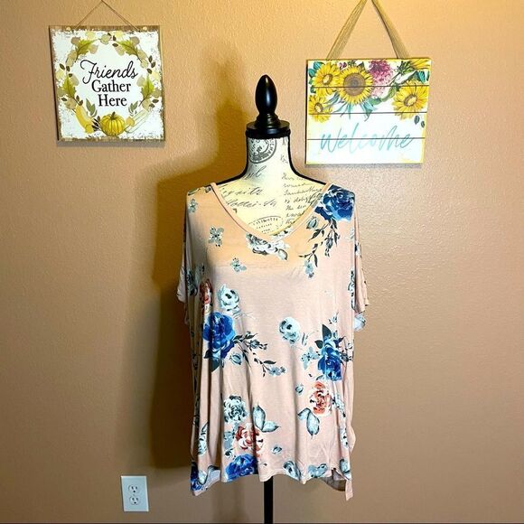 A.gain floral tunic  - Picture 1 of 6